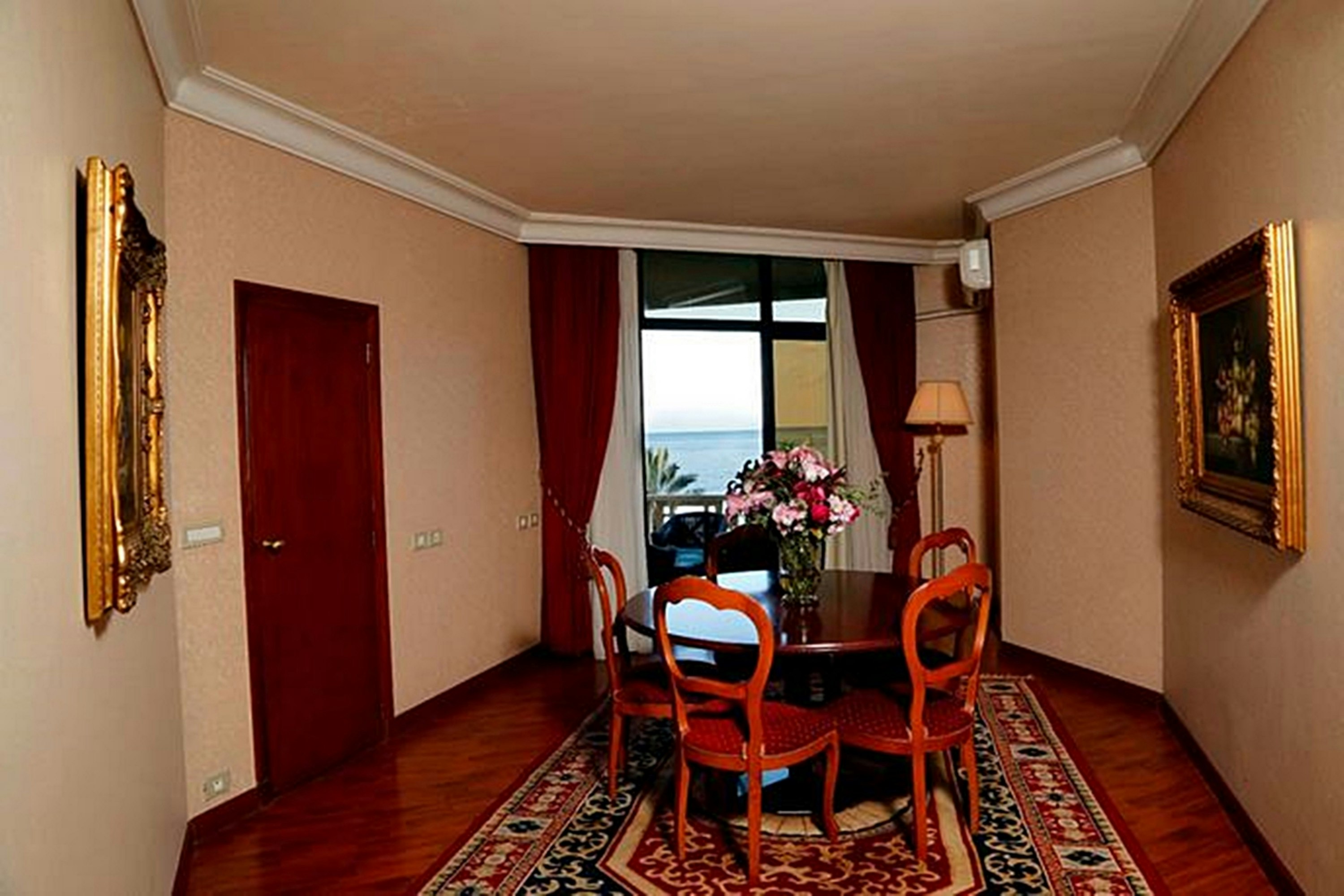 Bayview Hotel, Beirut 19/27