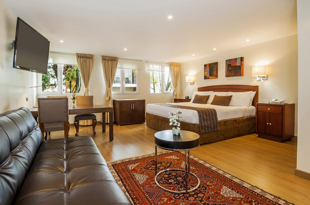 Hotel Porton Bogota 48/81