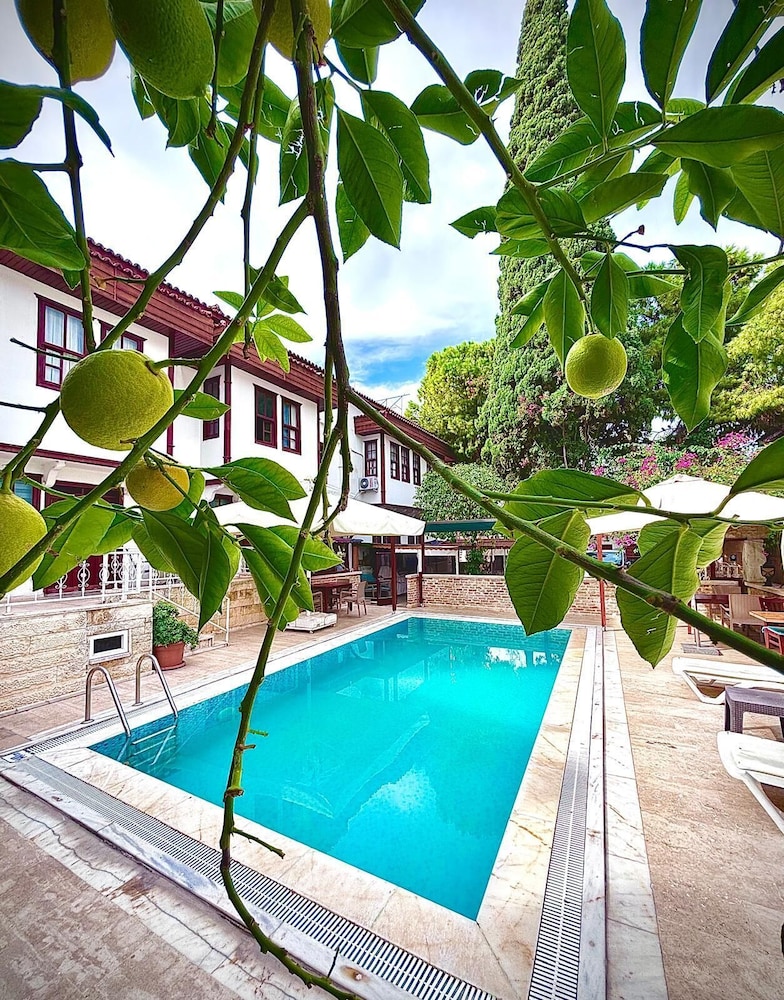 Urcu Hotel 42/49