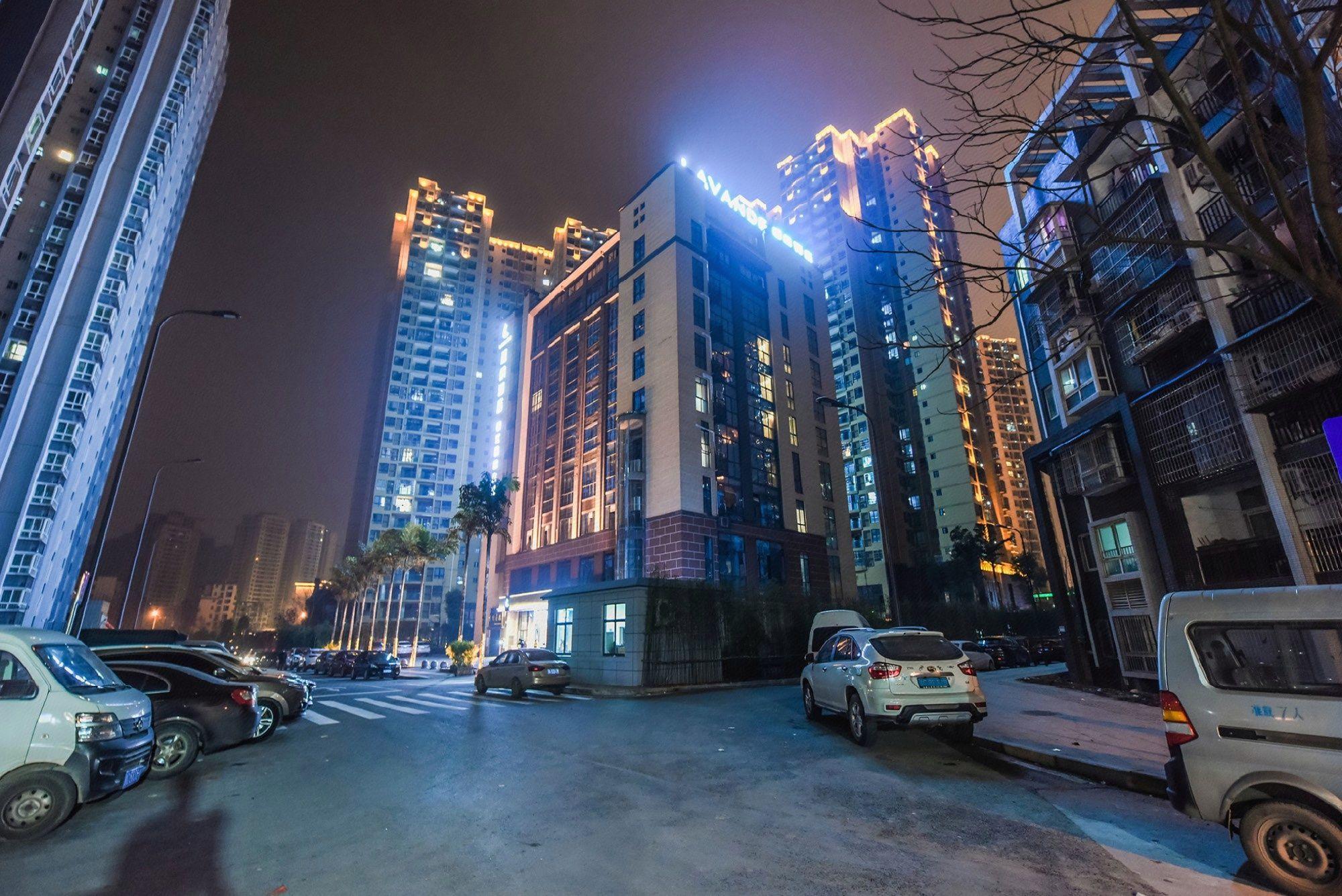 Lifeng Hotel (Chongqing Bishan Light Rail Station Store) 28/31