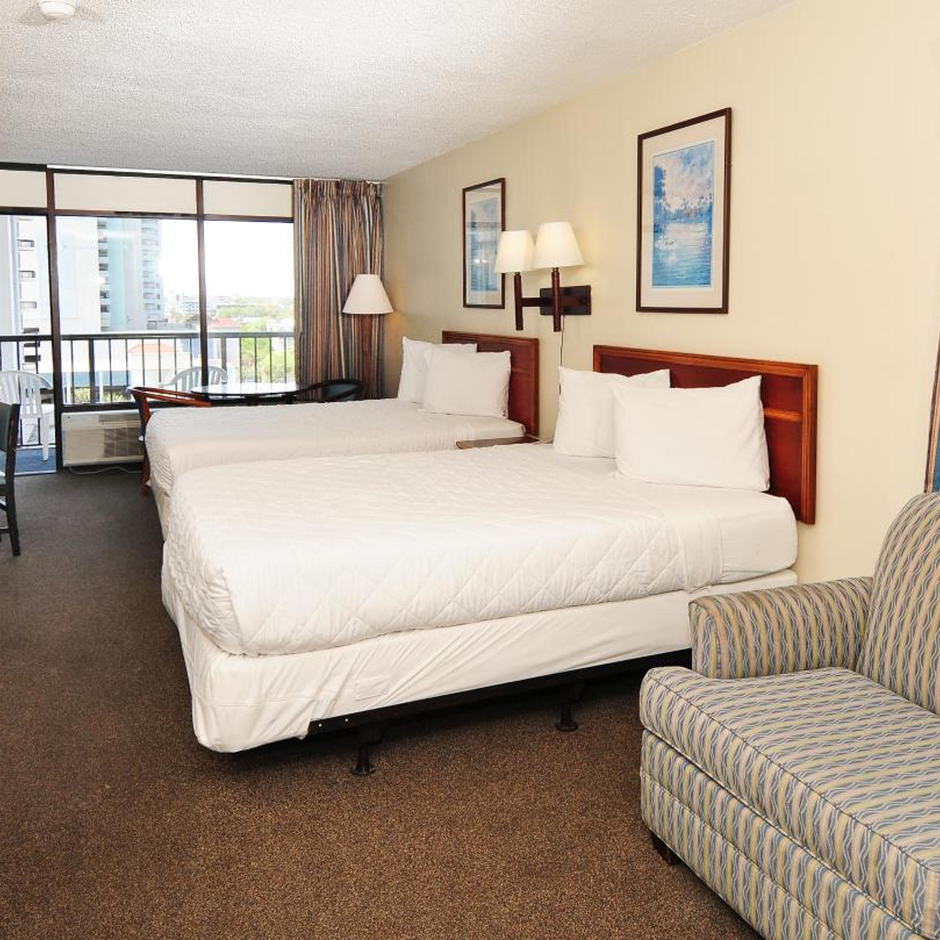 1 Bedroom, Efficiency, 2 Queen Beds, Lateral Side Ocean View, Sofa