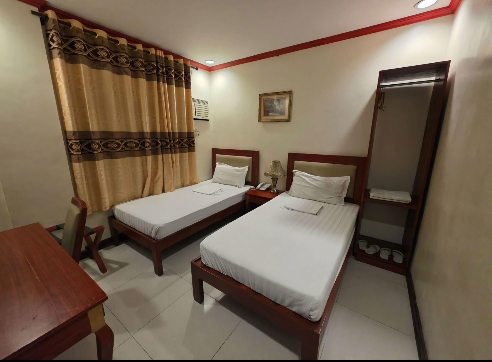 Superior, Twin Beds