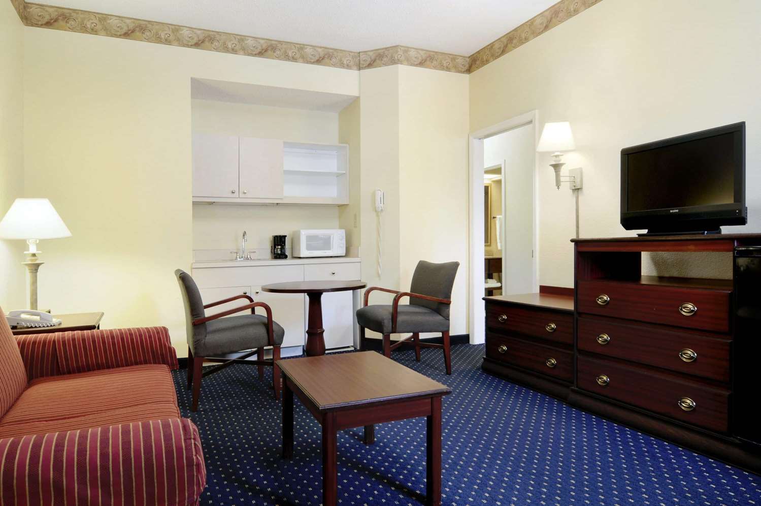 Baymont by Wyndham Tallahassee 39/50