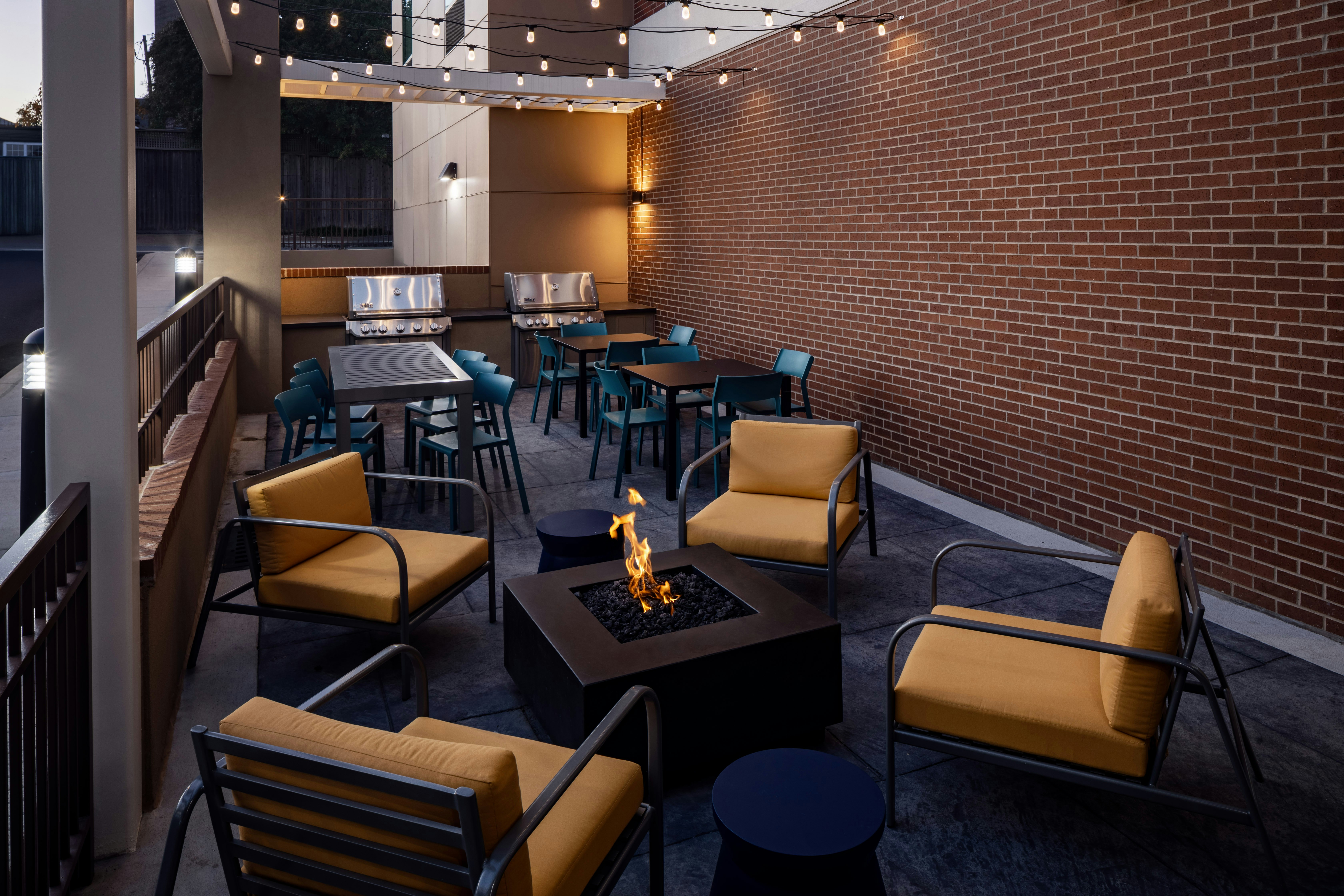Home2 Suites by Hilton Memphis Downtown 14/15