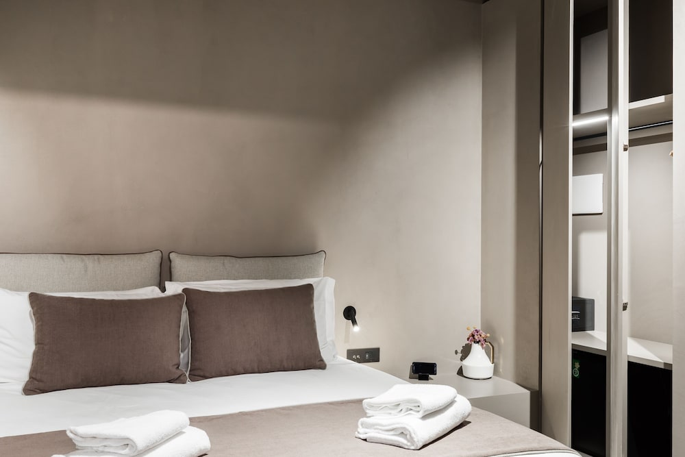 Elysium Suites Collection 20/40