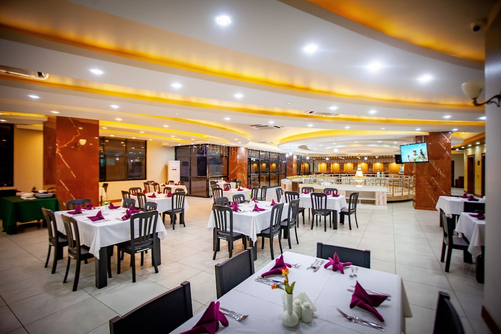 Gold Crest Hotel 36/49