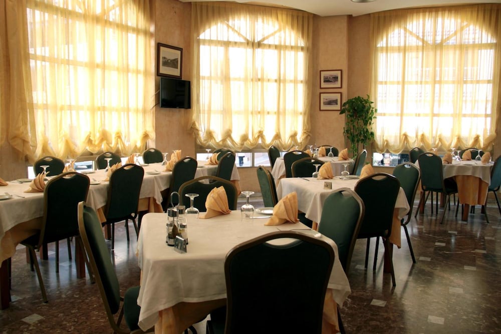 HOTEL MEDITERRANEO 36/52