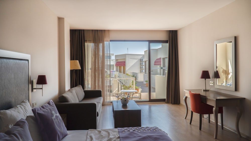 Ladies Beach Residence Hotel 42/68