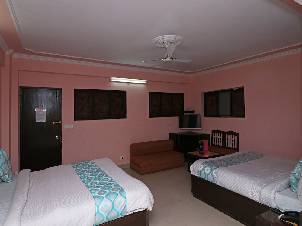 Oyo 1467 Hotel Hill Queen 13/26