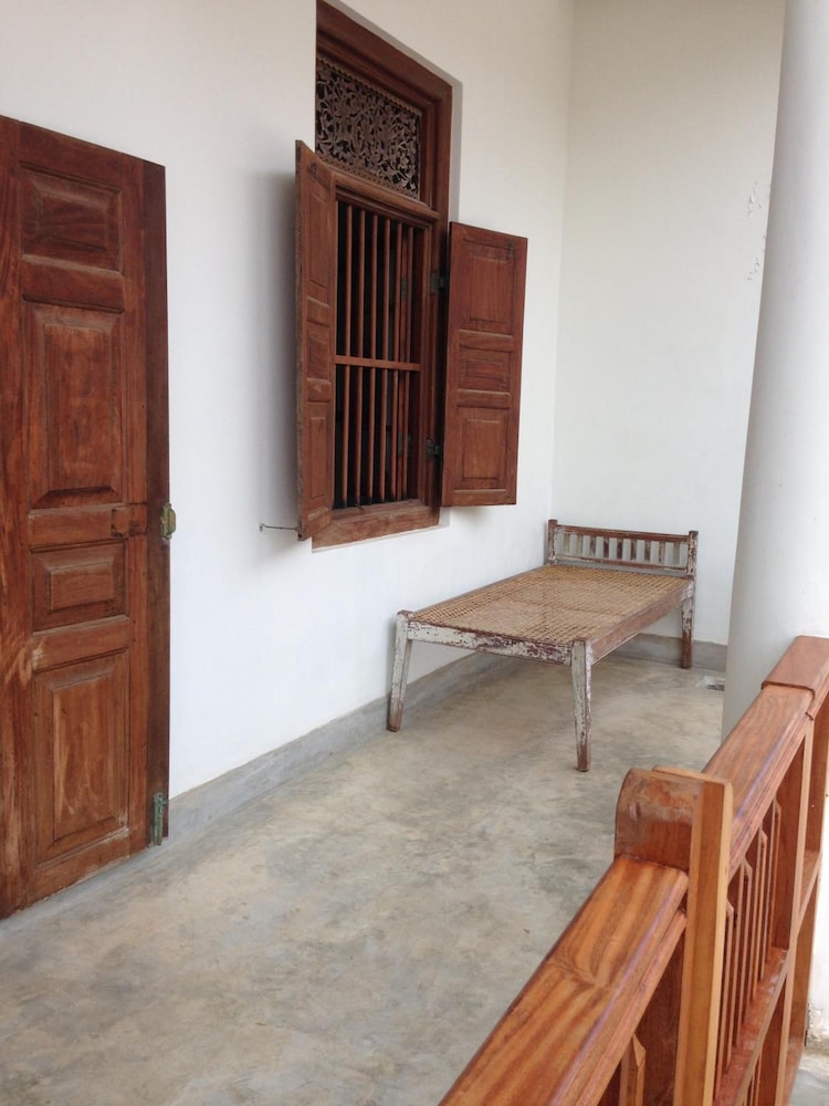 Khalids Guest House Galle 26/40