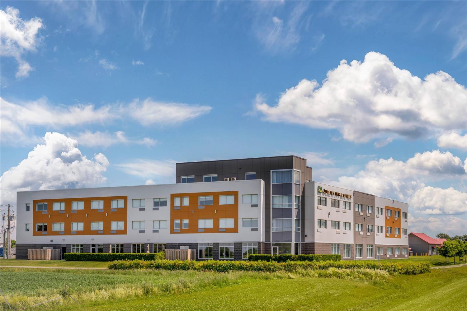 Quality Inn and Suites Mont-Joli 2/22