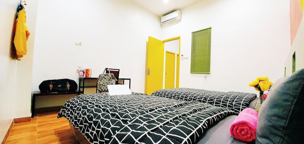 Mador Malang Dorm Hostel 7/32