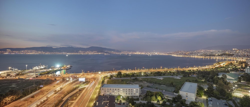 Grand Hyatt Izmir Istinyepark 44/49
