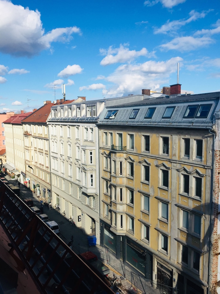 Das Hotel in Munchen 1/35