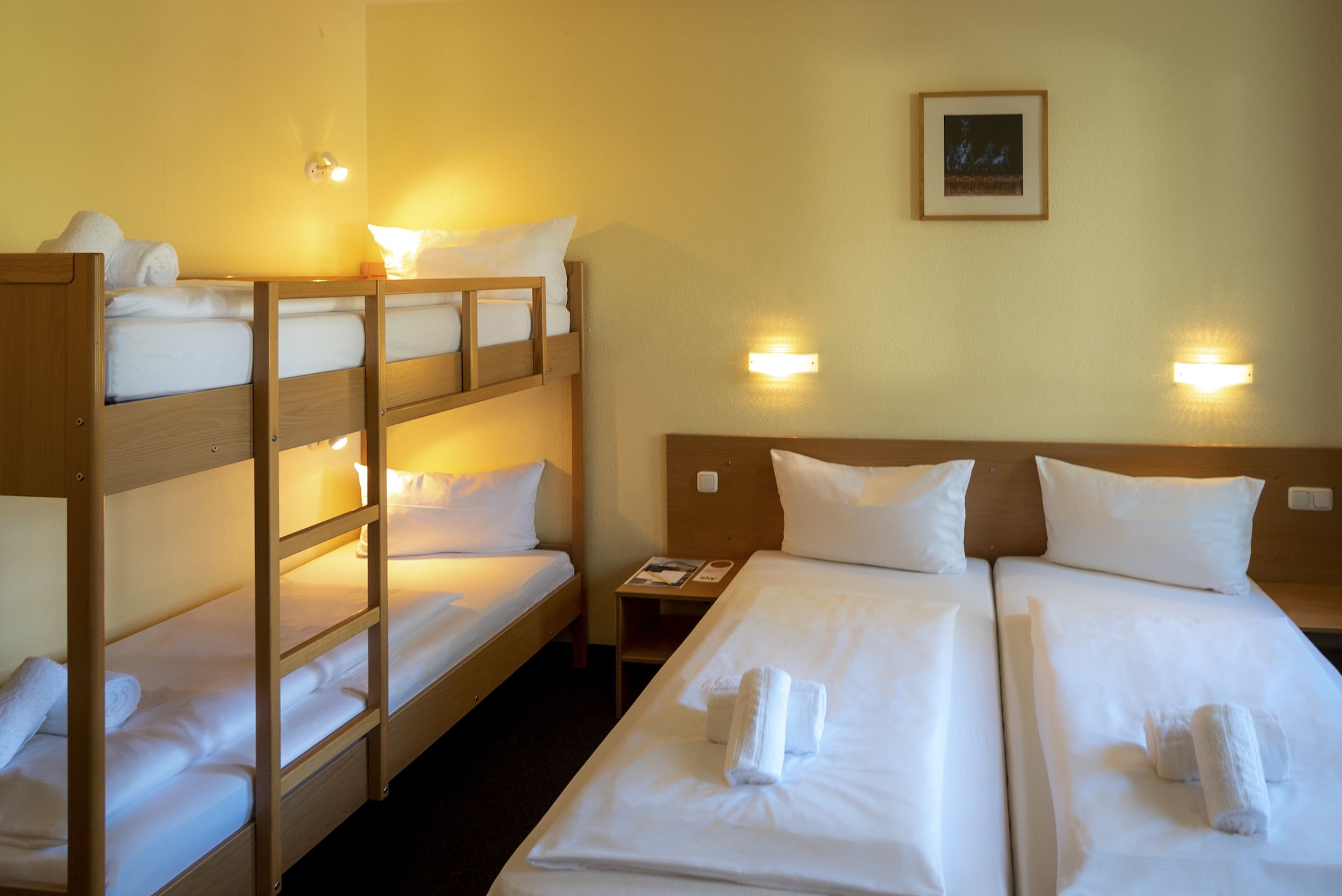 غرفة رباعية بسرير مزدوج وسرير بطابقين، Hotel Citylight Berlin 2/10
