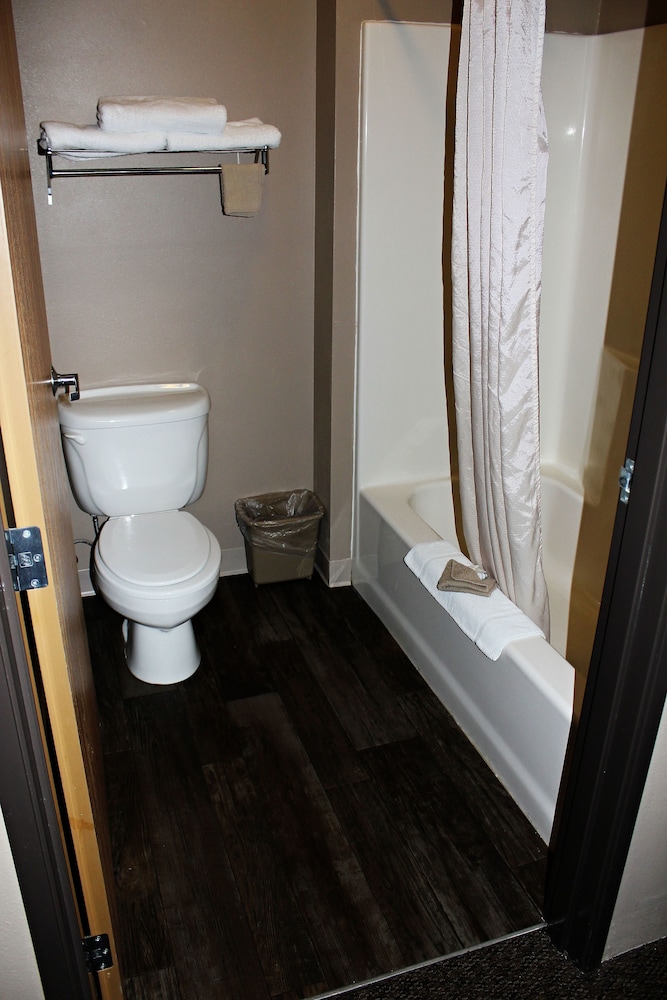 Capri Inn and Suites of Beatrice 29/31