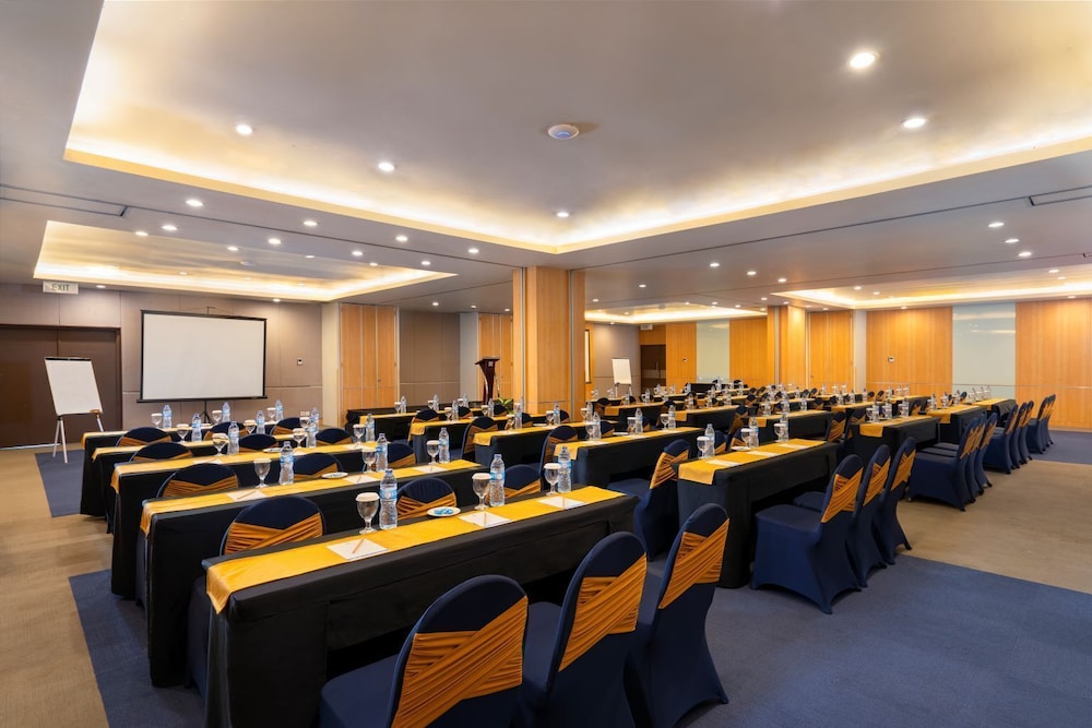 Batiqa Hotel Apartments Karawang 63/73