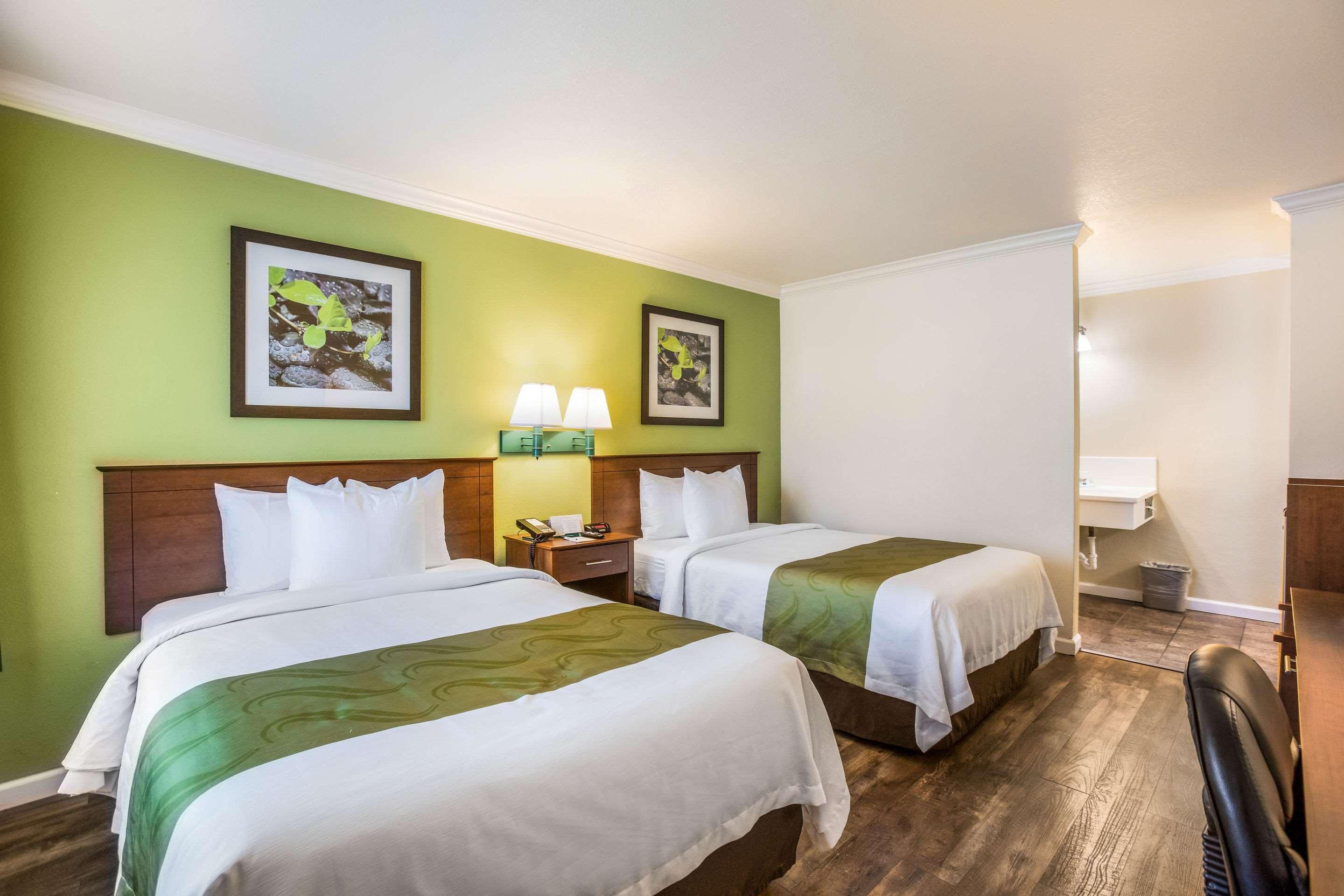 Hotel Santa Barbara, CA 17/44