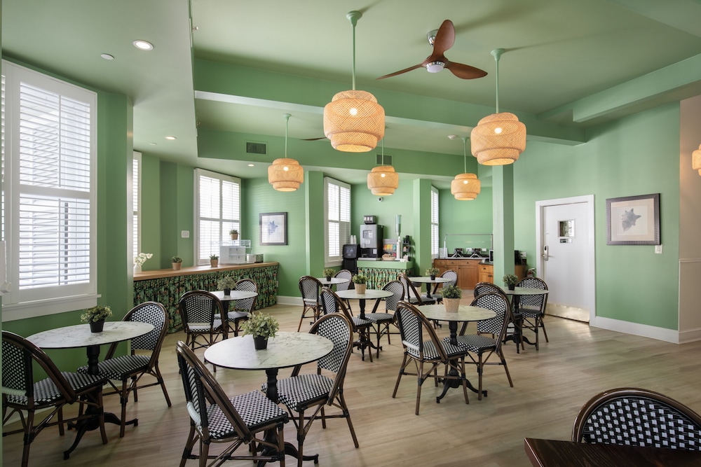 The Southernmost Inn - Adult Only 47/60