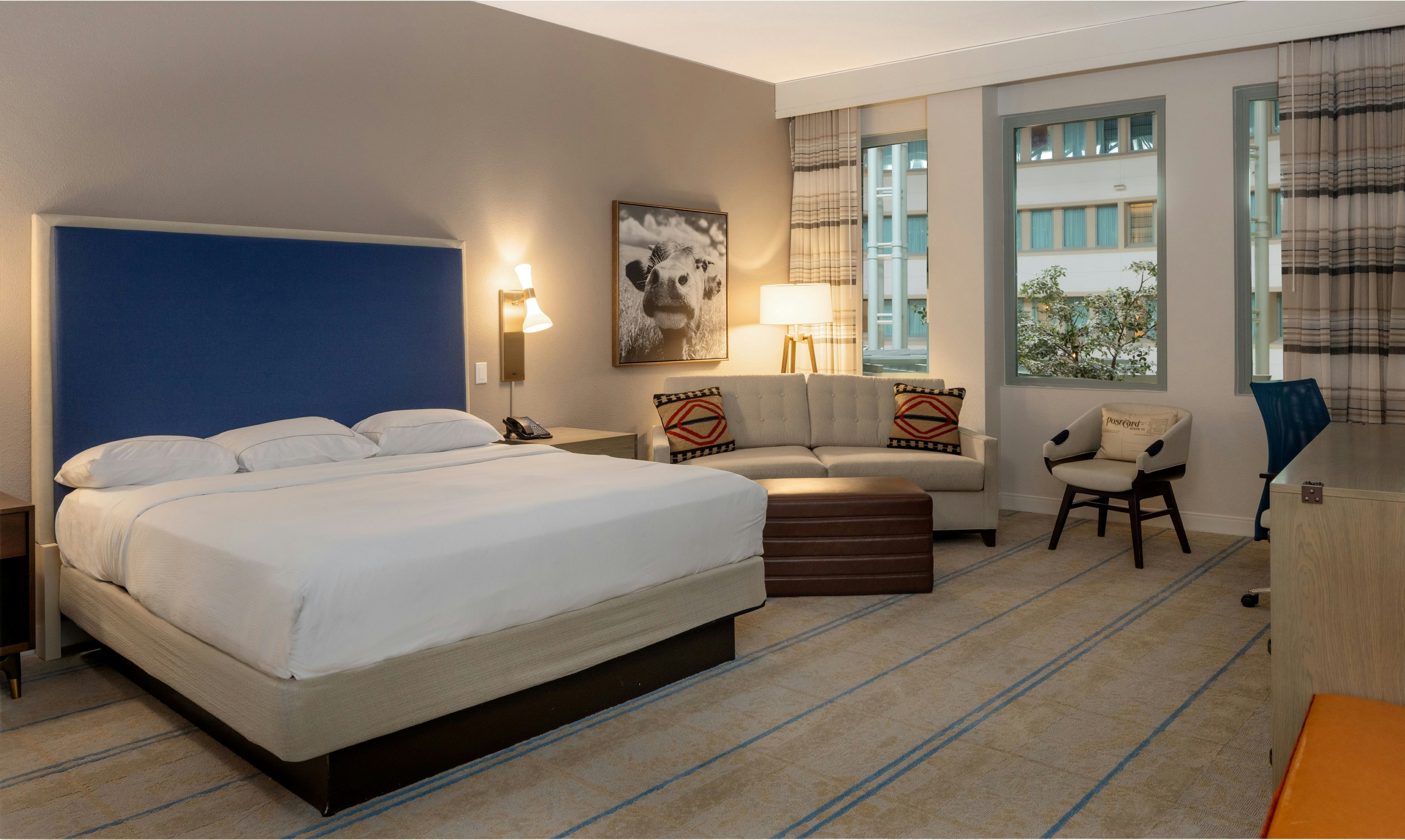 PREMIER, KING BED