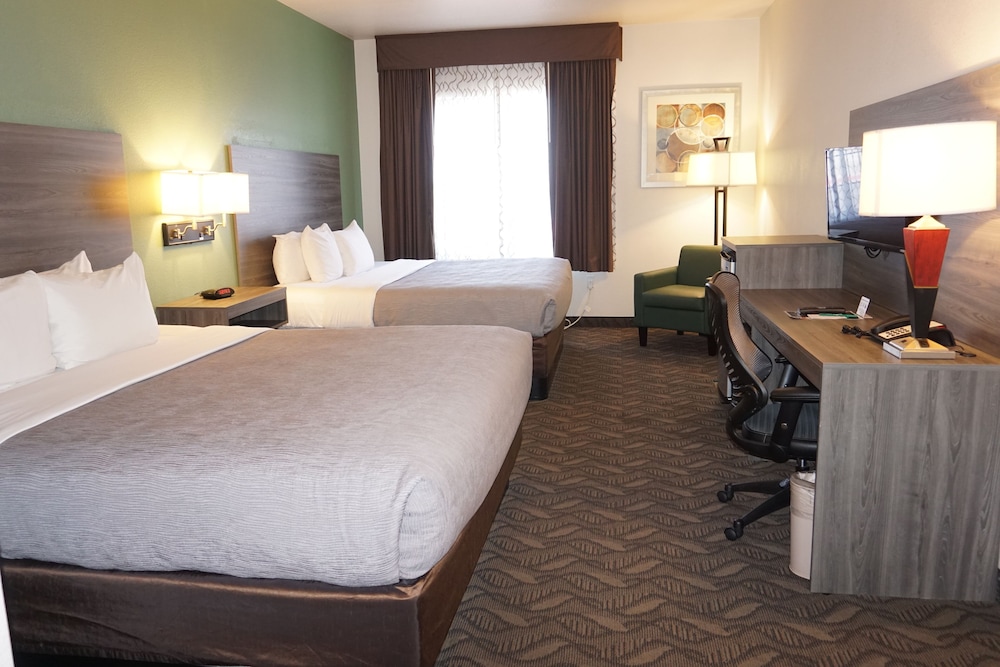 غرفة قياسية بسريرين كوين، Quality Inn and Suites Airport West 7/10
