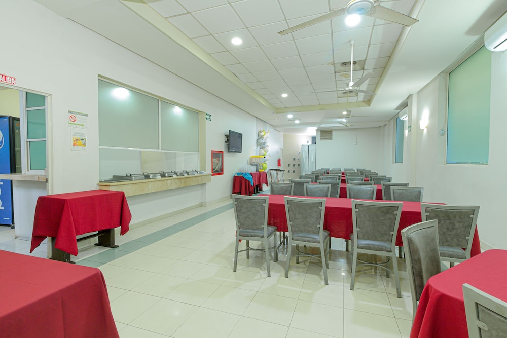 Hotel Plaza Del Arco Express 47/65
