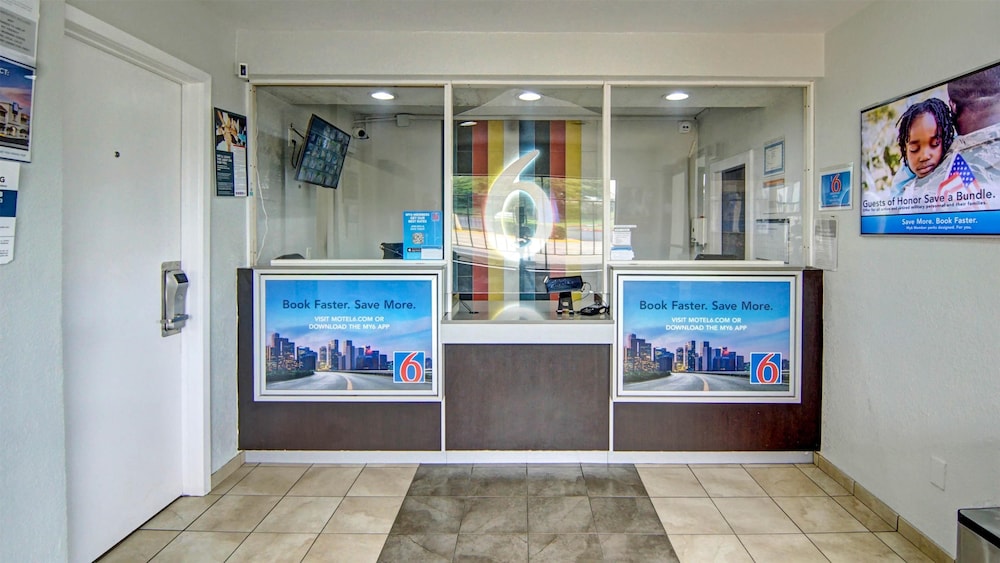 Motel6 Longview, TX 11/64