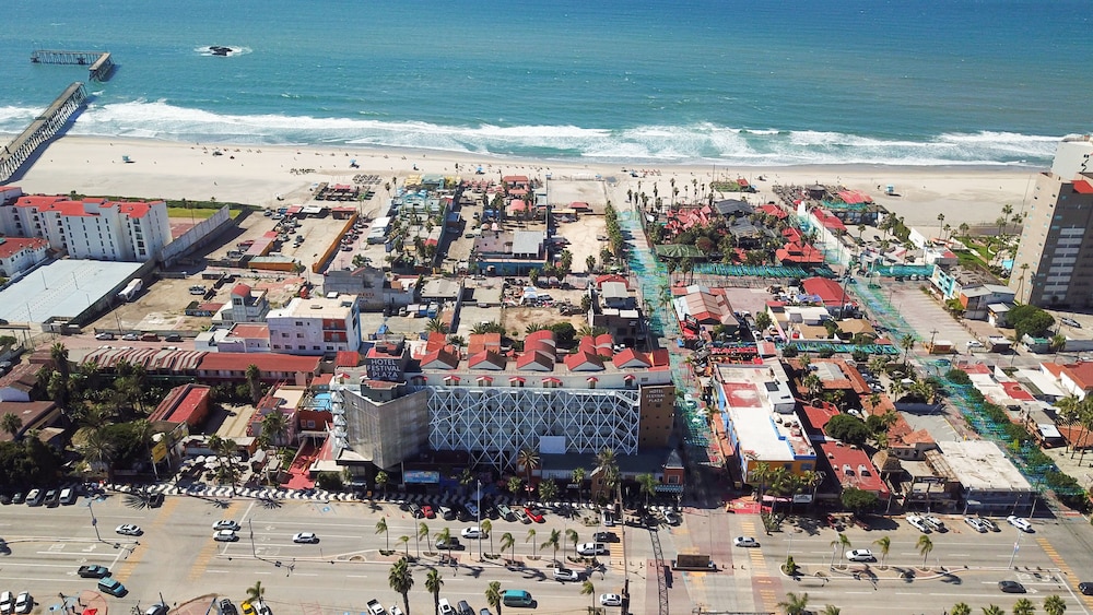 Festival Plaza Rosarito 68/72