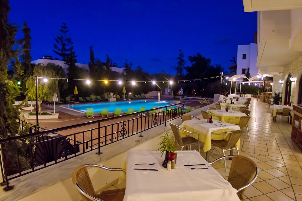 Club Lyda Hotel 9/66