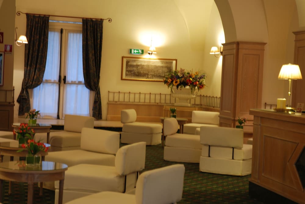 Hotel de La Ville 48/64