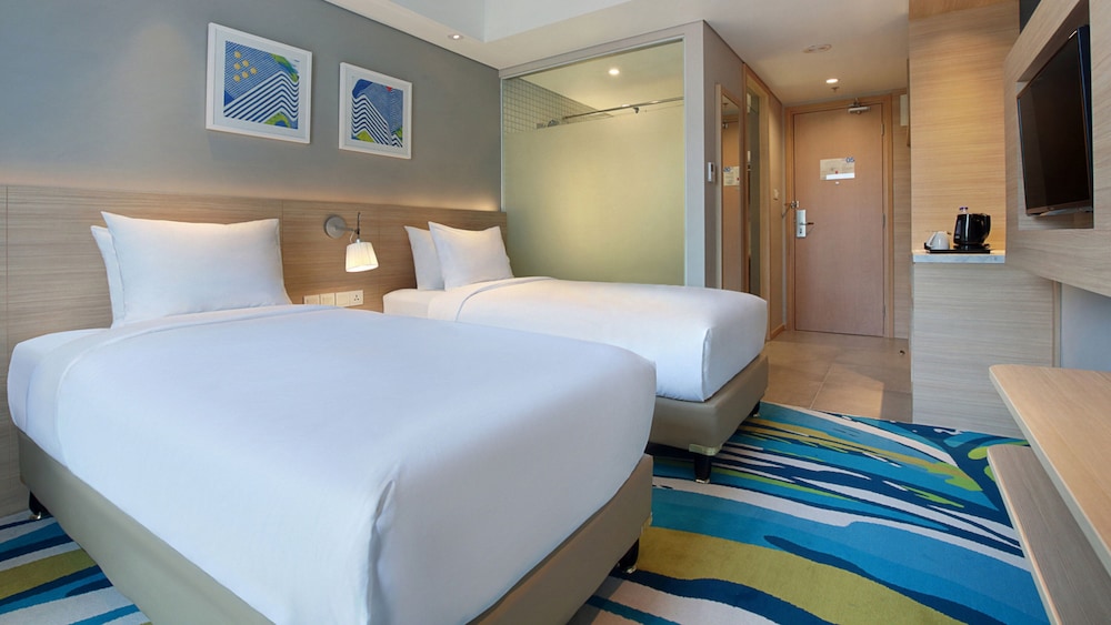 Holiday Inn Express Jakarta Wahid Hasyim 11/54