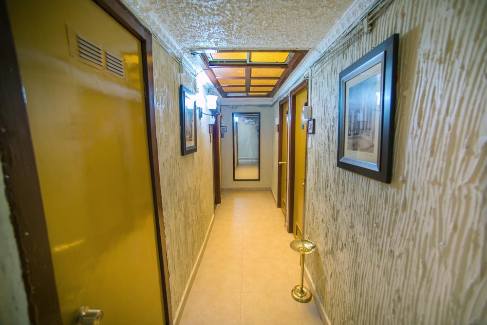 Hotel Sahara Inn 21/37