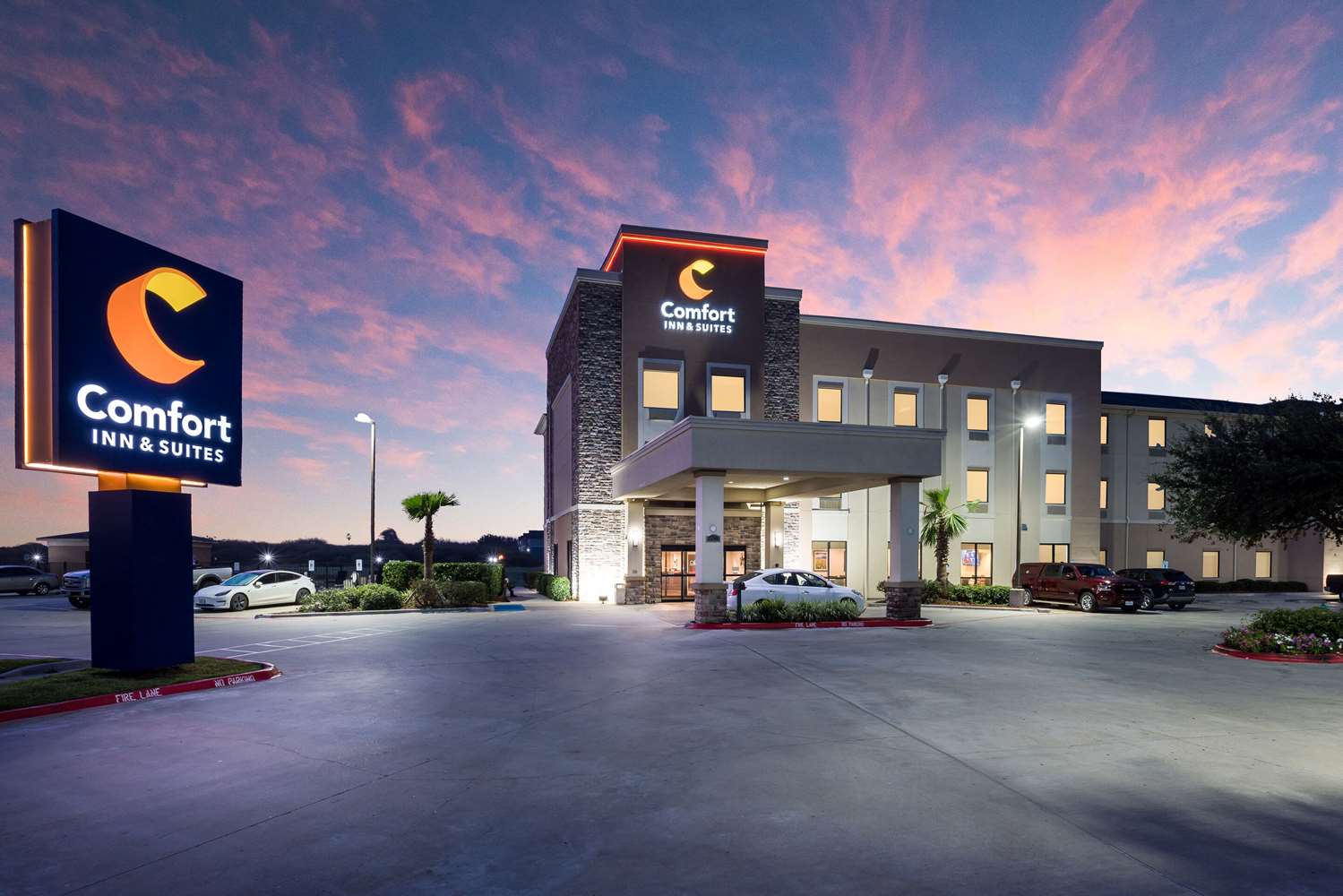 Comfort Inn & Suites Victoria North 44/46