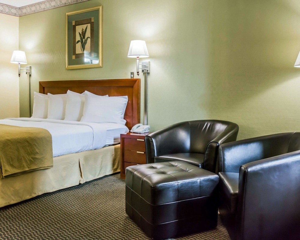 Quality Inn Tampa Airport - Cruise Port 50/69