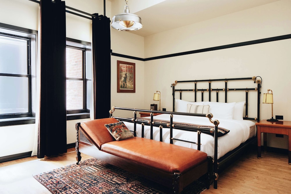 MILLENNIUM, KING BED, PARK VIEW