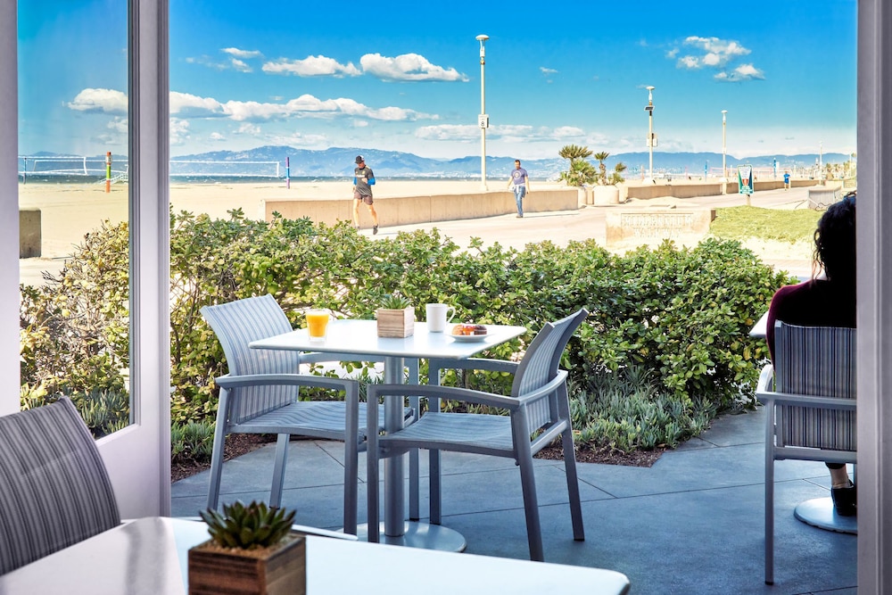 Beach House Hotel At Hermosa Beach 21/51