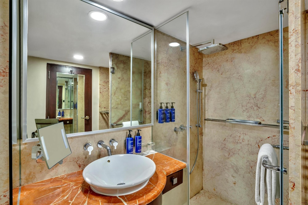 Radisson Blu Atria Bengaluru 74/76