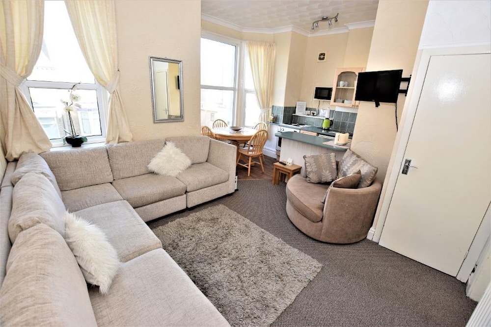 Bridle Lodge Superior Apartments 25/50