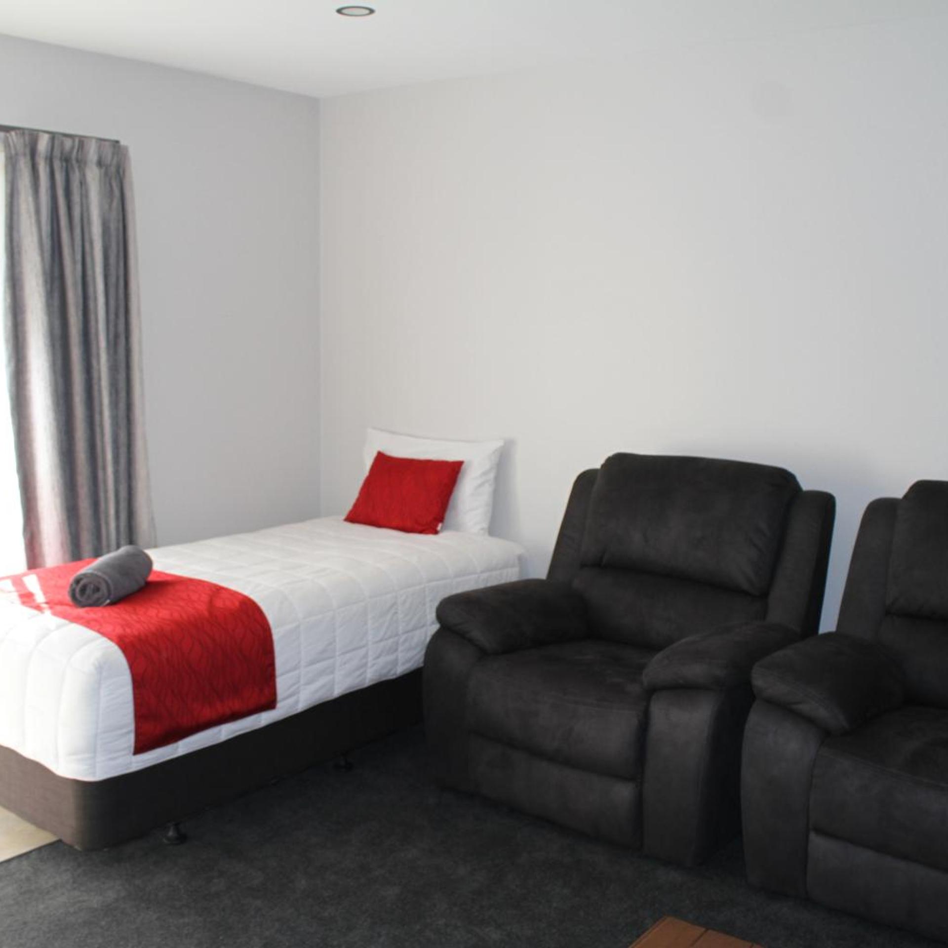 Birchwood Manor Motel 16/50