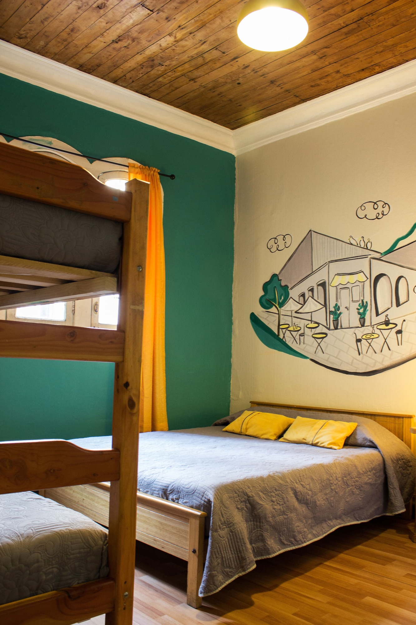 ROOM, TRIPLE, PRIVATE BATHROOM