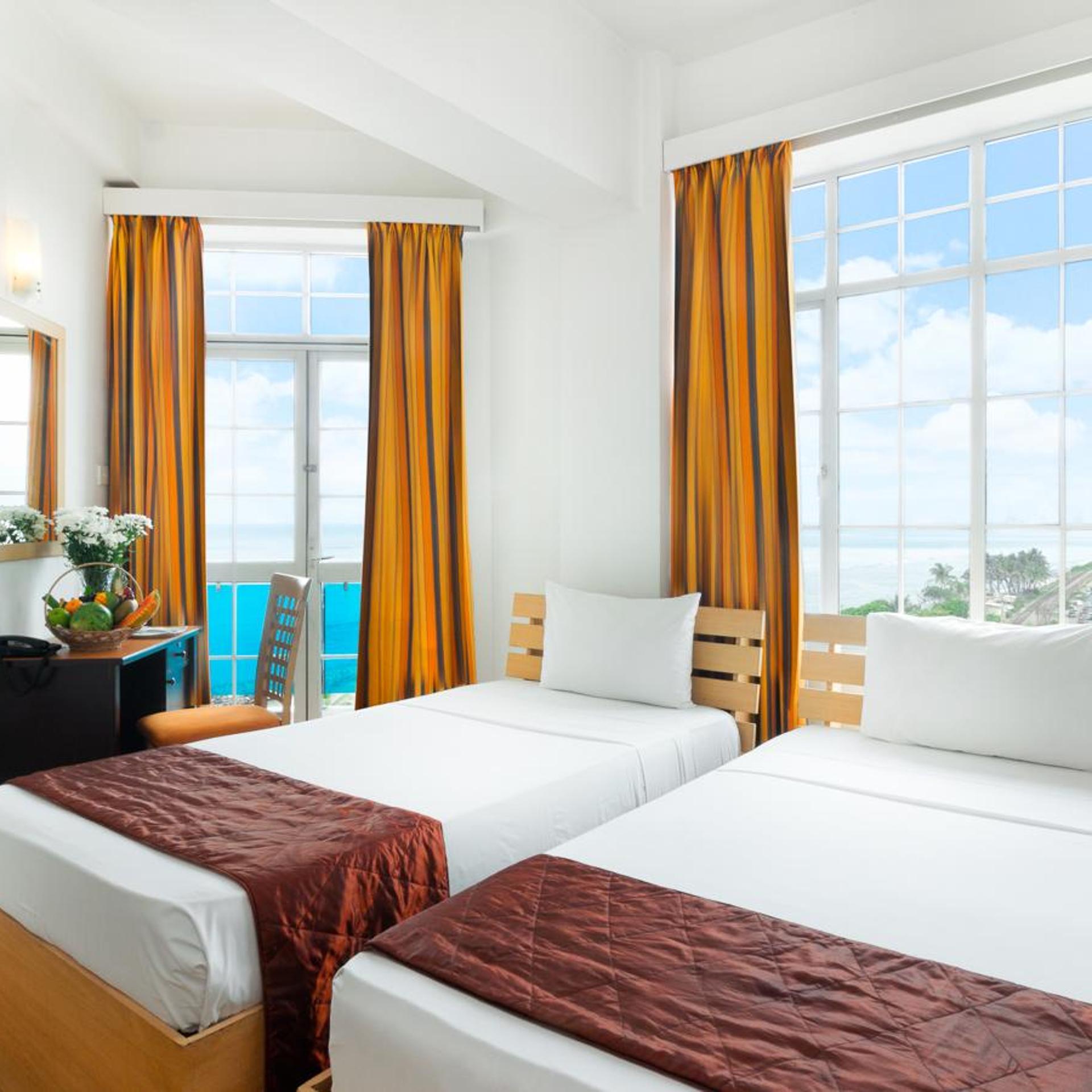 2 Bedrooms, Apartment, Sea or City View