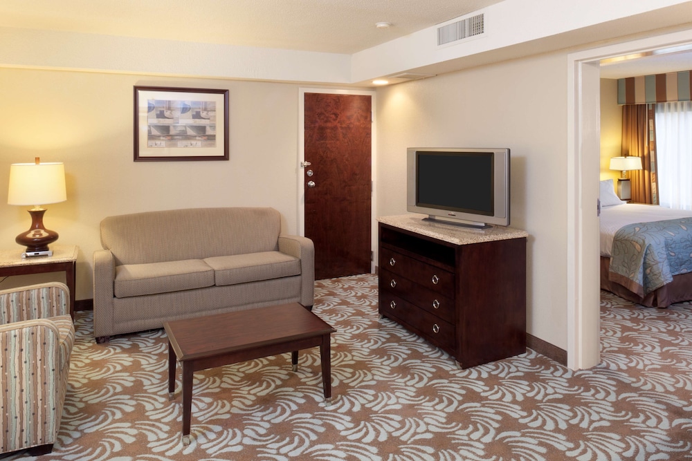 DoubleTree by Hilton Augusta 32/56