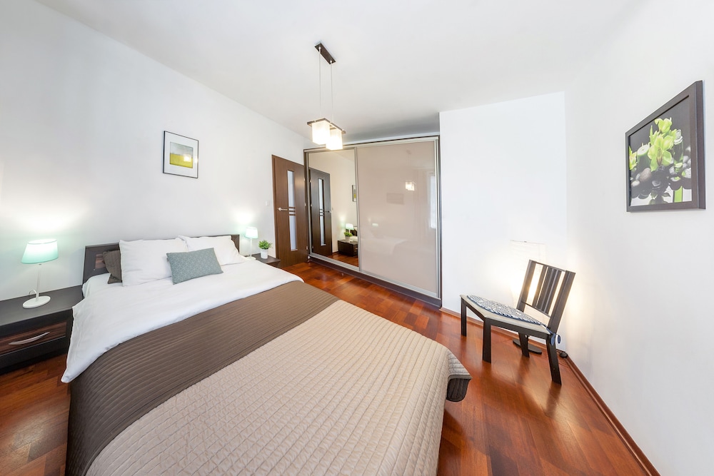 FriendHouse Apartments 15/50