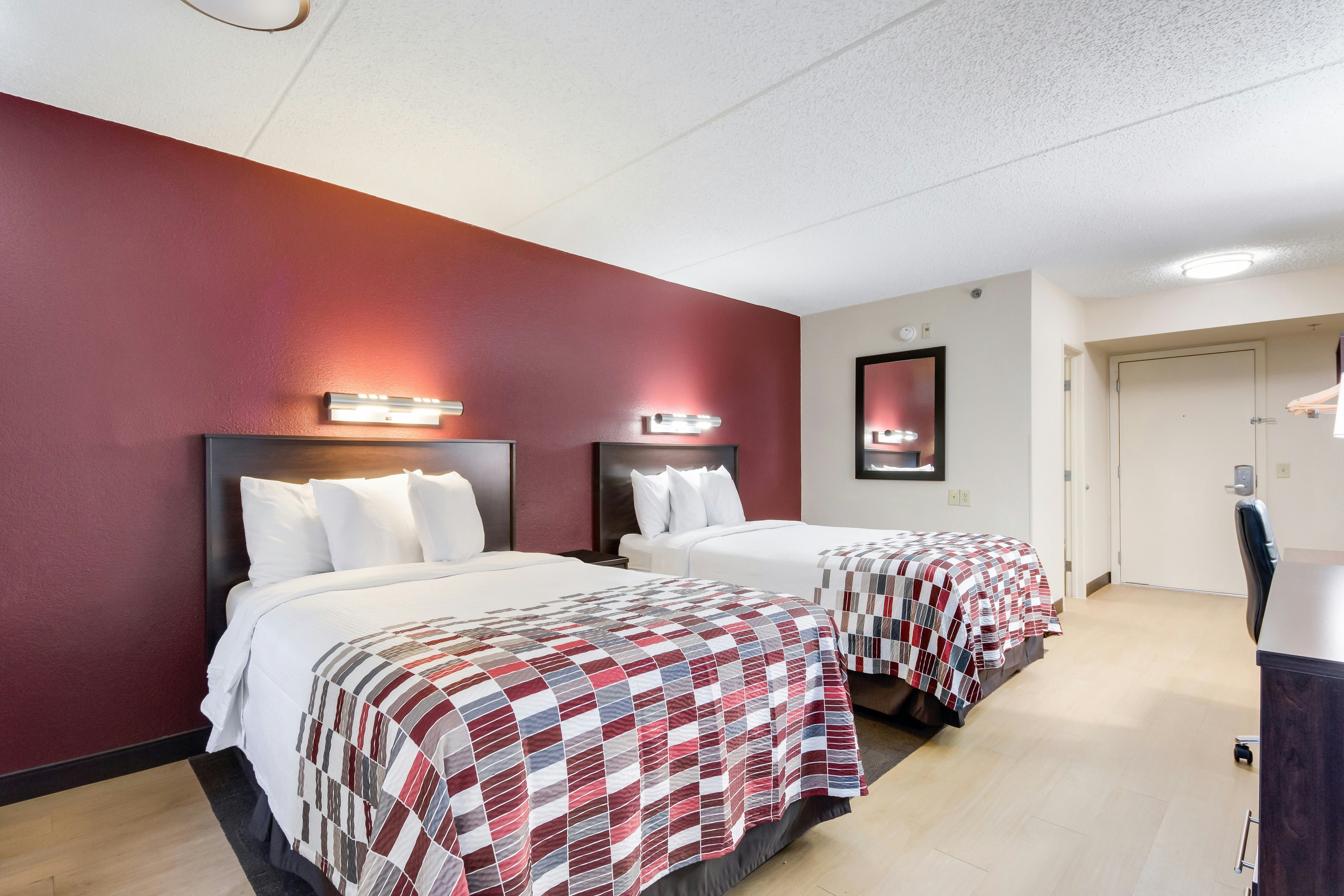 DELUXE, 2 DOUBLE BEDS