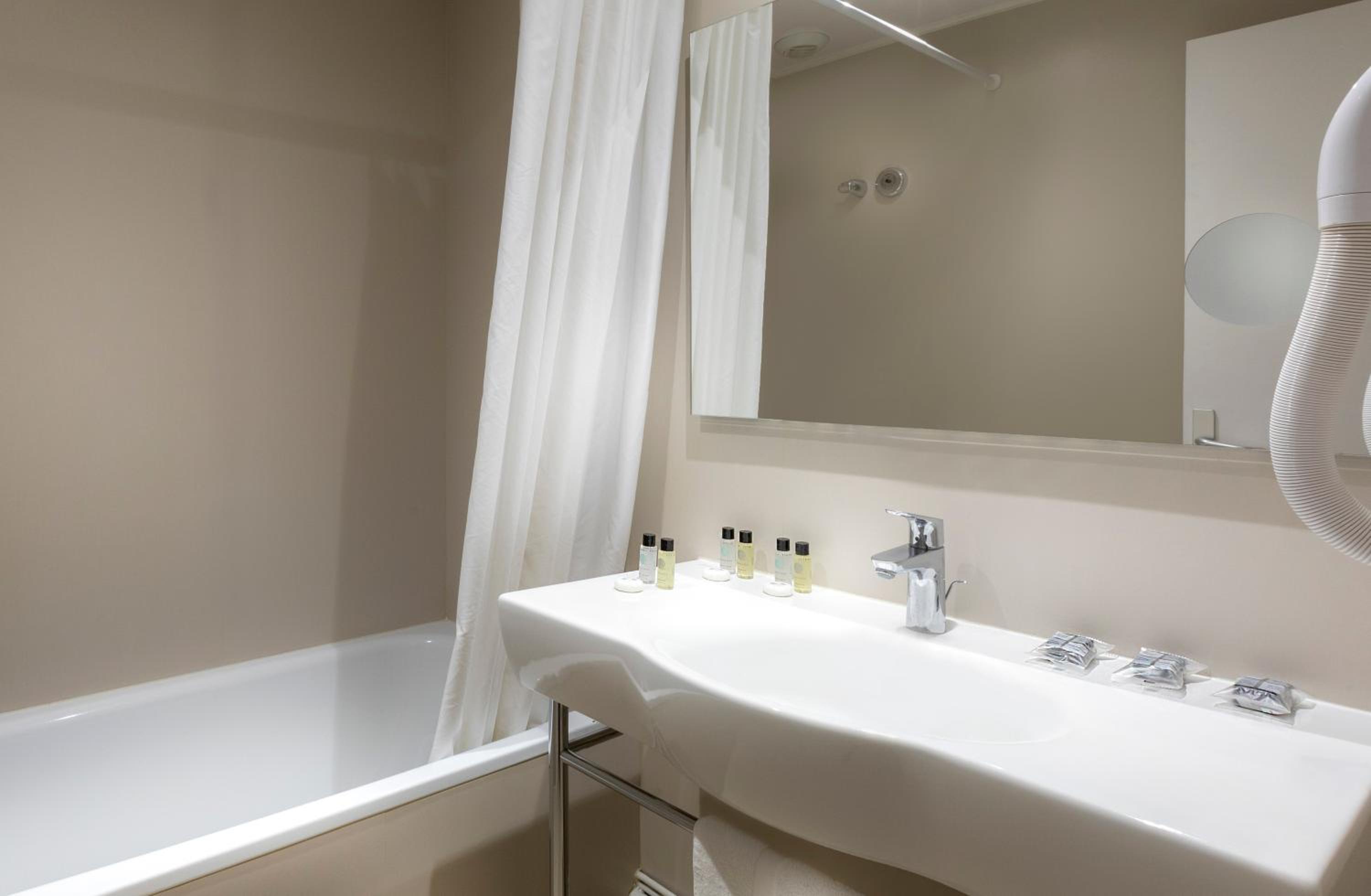 Room, Triple, Hotel Du Lion 6/7