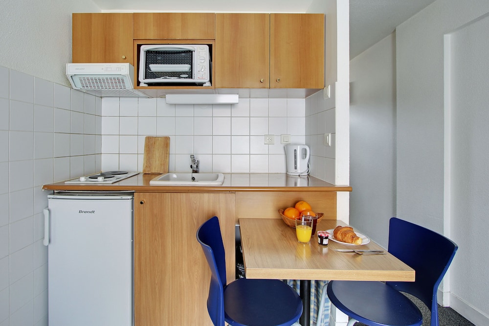 Short Stay Group Residence Les Lilas Serviced Apartments 40/48