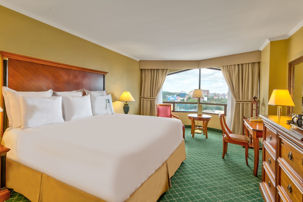 Barcelo Guatemala City 22/70