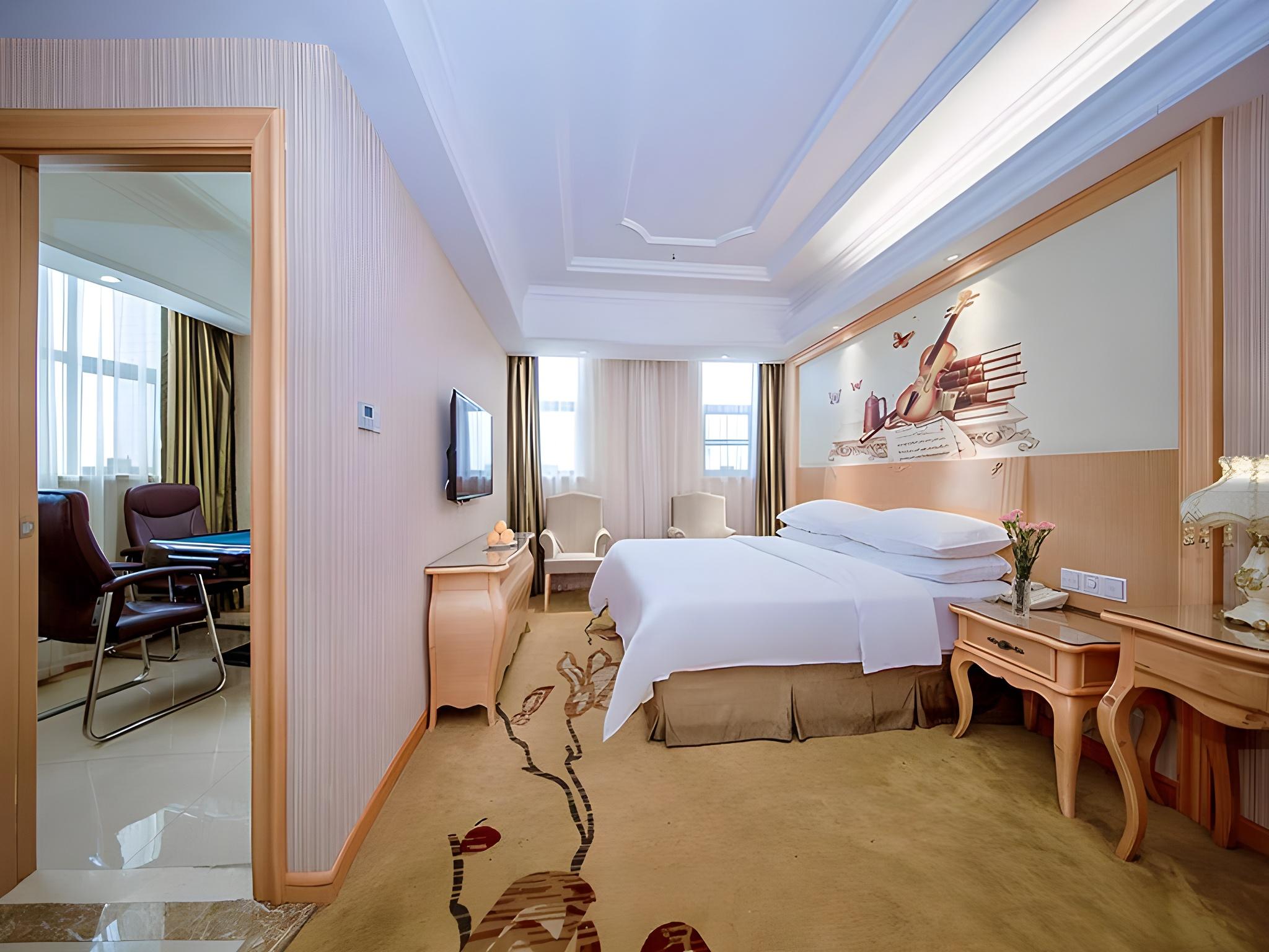 Vienna International Hotel (Wuhan Guanggu Railway Station Huanglongshan Metro Station) 17/23