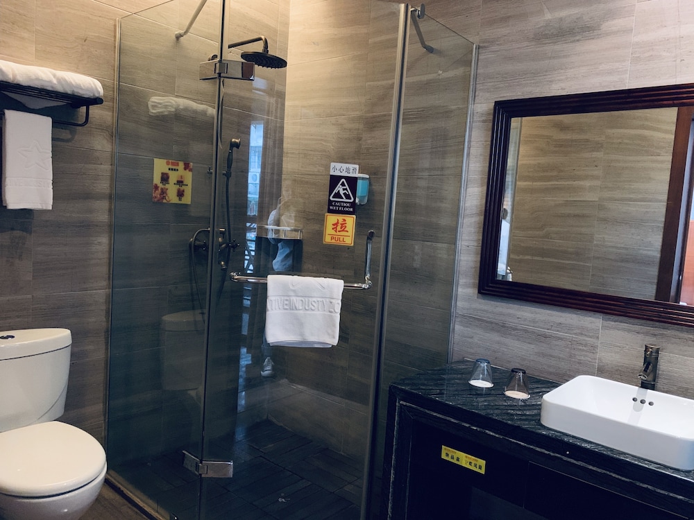 Guangzhou Baiming Fangyuan Apartment 45/47