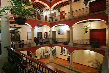 Hotel Cantera Real 6/26